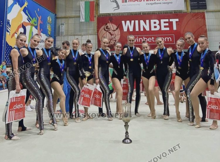 Българският химн звуча за грациите на Яна Михайлова на Балканиадата по естетическа и групова гимнастика