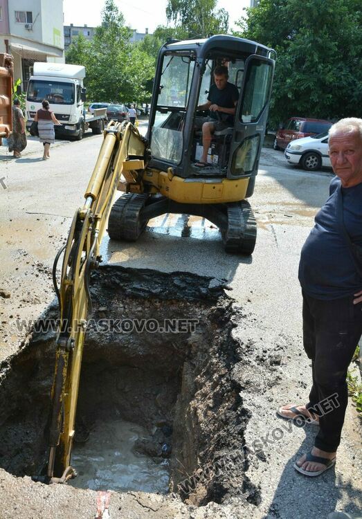 Част от „Орфей“ остана без вода заради авария