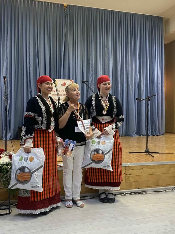 Златни медали и специални награди за „Зора-Зорничка“ от Национална фолклорна среща