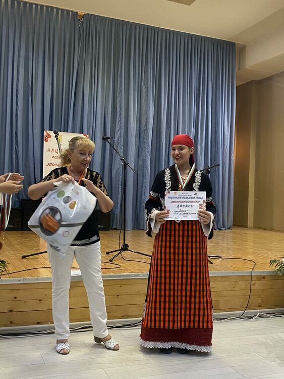 Златни медали и специални награди за „Зора-Зорничка“ от Национална фолклорна среща