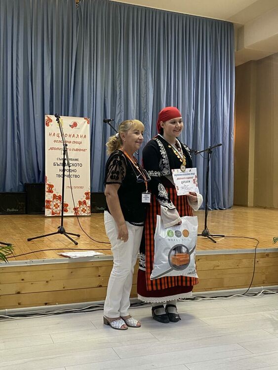 Златни медали и специални награди за „Зора-Зорничка“ от Национална фолклорна среща