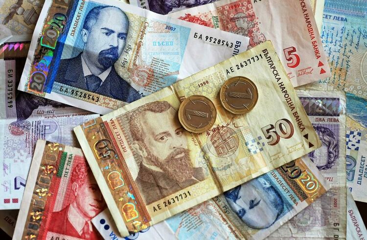 Абитуриентите плащат здравните си осигуровки през лятото