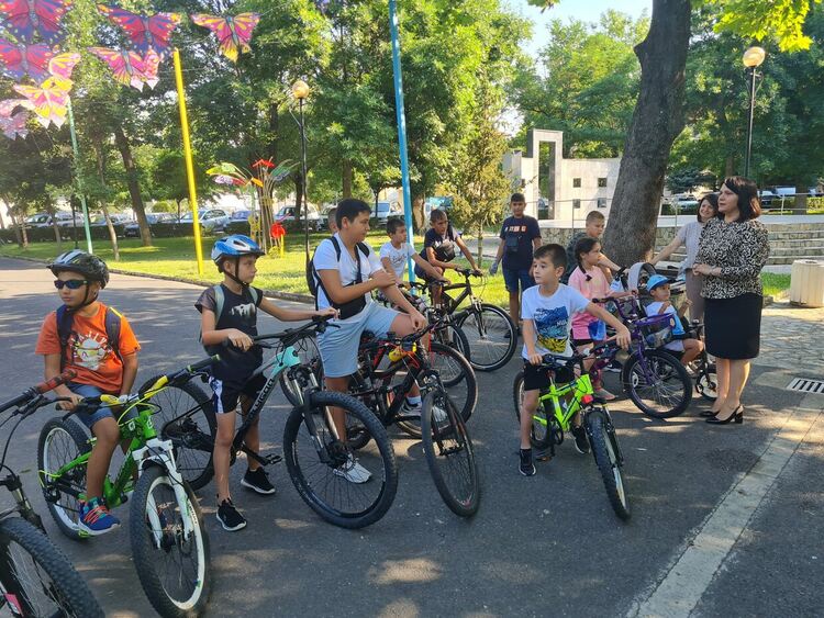 Община Момчилград обучава деца по колоездене и безопасност на движението