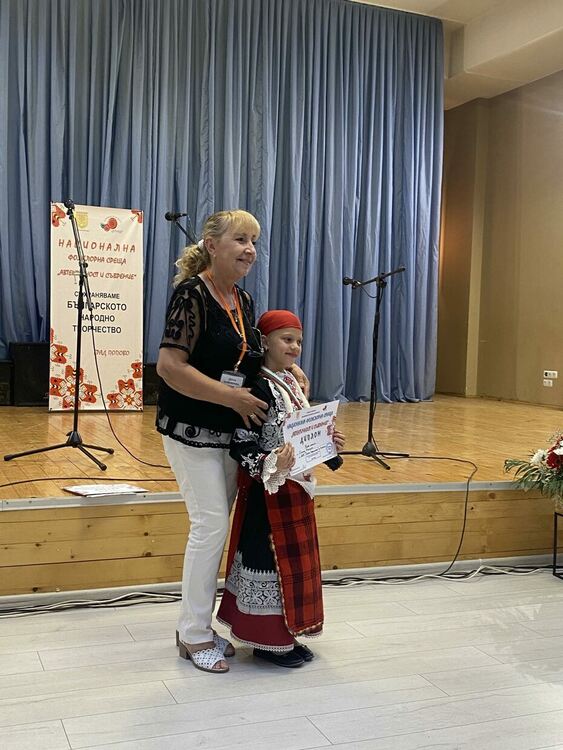 Златни медали и специални награди за „Зора-Зорничка“ от Национална фолклорна среща