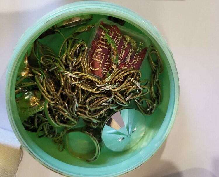 Задържаха престъпна група, занимавала се с измами на чужденци