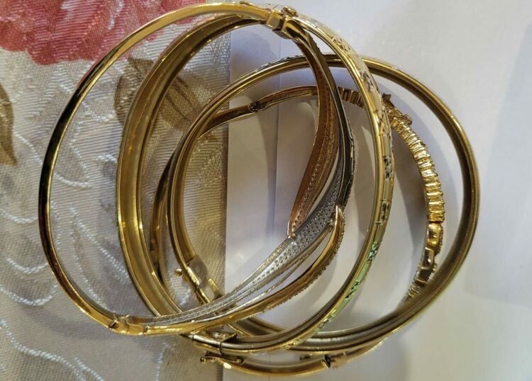 Задържаха престъпна група, занимавала се с измами на чужденци