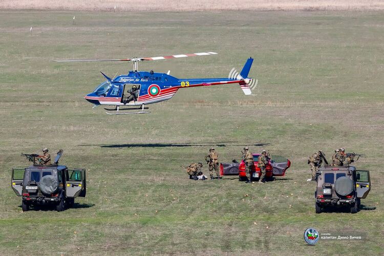 Военни хеликоптери ще кръжат два дни над Смолянско