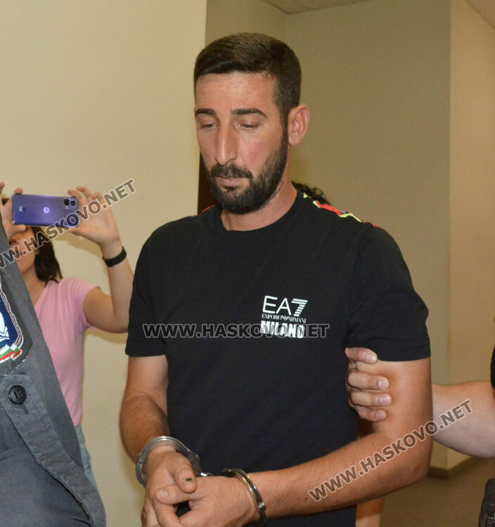 Оставиха в ареста мъж, повторно задържан за трафик на мигранти