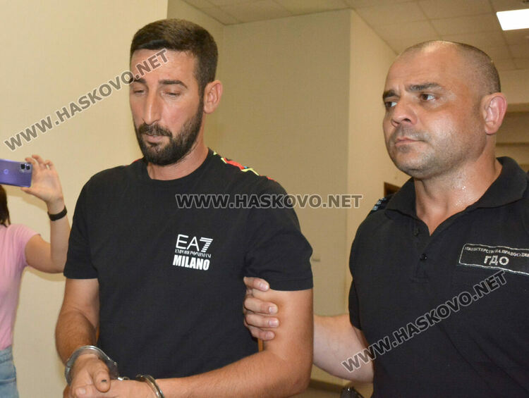 Оставиха в ареста мъж, повторно задържан за трафик на мигранти