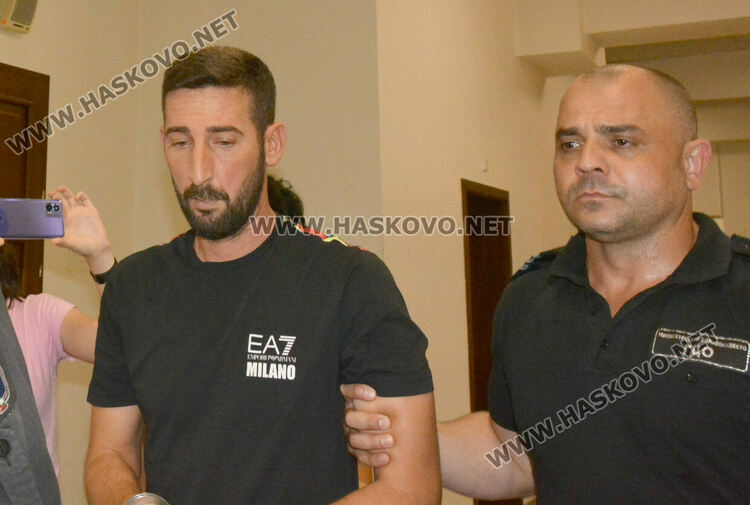 Оставиха в ареста мъж, повторно задържан за трафик на мигранти