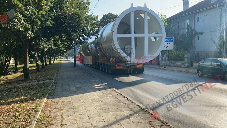 Извънгабаритен конвой ще затрудни движението от Хасково до Стара Загора в четвъртък - ОБНОВЕНА