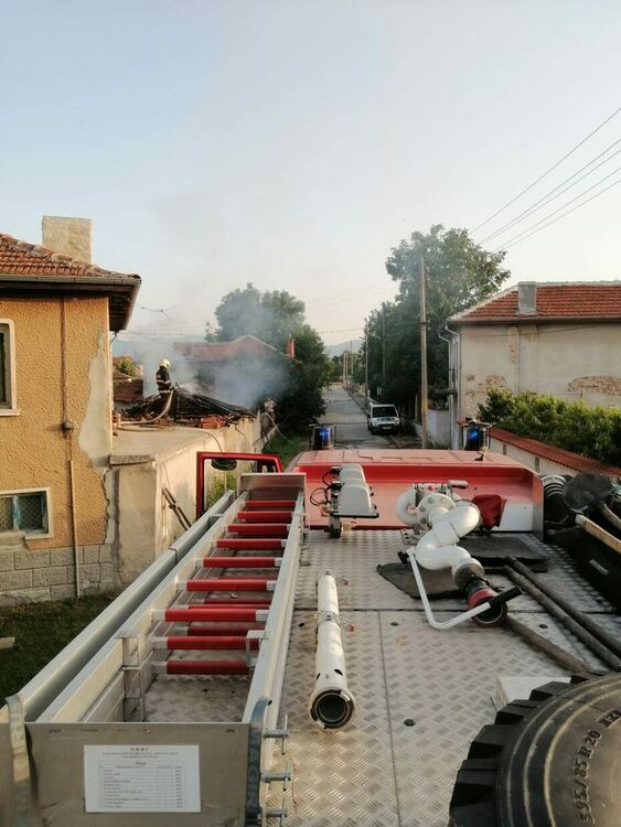 Пожарникар спаси живота на възрастен мъж от село Патриарх Евтимово 