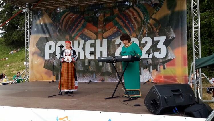 Младите таланти на „Зора-Зорничка“ се включиха в Събора на народното творчество на Рожен