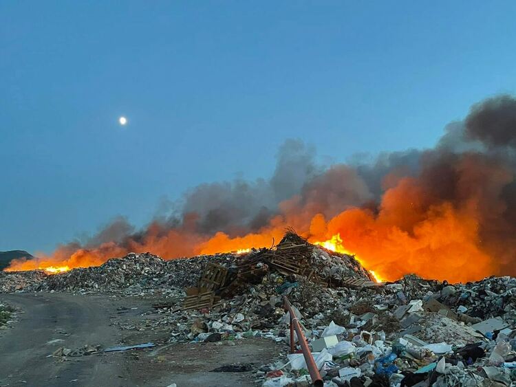 Боравене с открит огън е причината за пожара на сметището при Вишеград