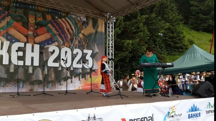 Младите таланти на „Зора-Зорничка“ се включиха в Събора на народното творчество на Рожен