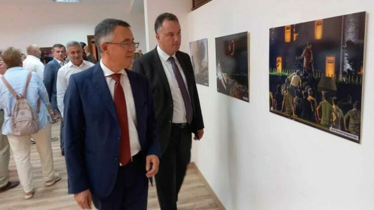 В Месеца на Турция в Кърджали бе открита фотоизложба посветена на 15 юли – ден на демокрацията и националното единство в Турция