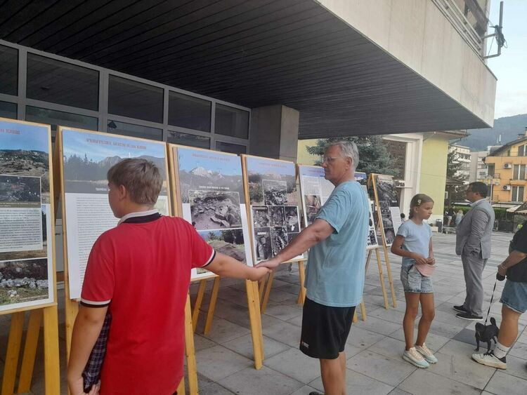 Осиково представи своето минало, бит и култура на тематична вечер в Девин 