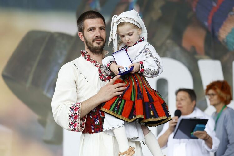 Уникални автентични носии събра „Рожен“ 2023 