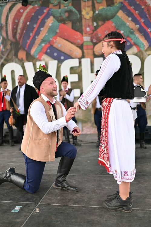 Двама влюбени се сгодиха на Рожен