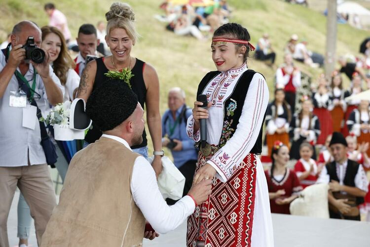 Двама влюбени се сгодиха на Рожен