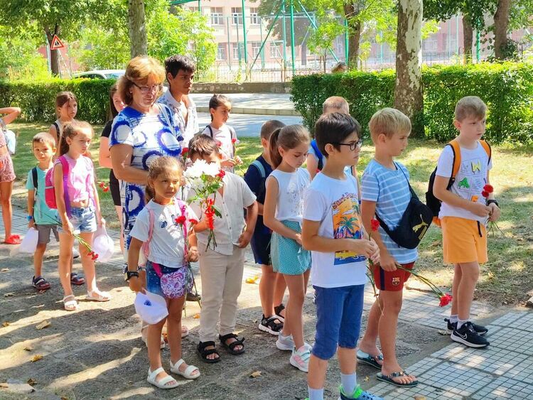 Димитровград почете 186 години от рождението на Васил Левски