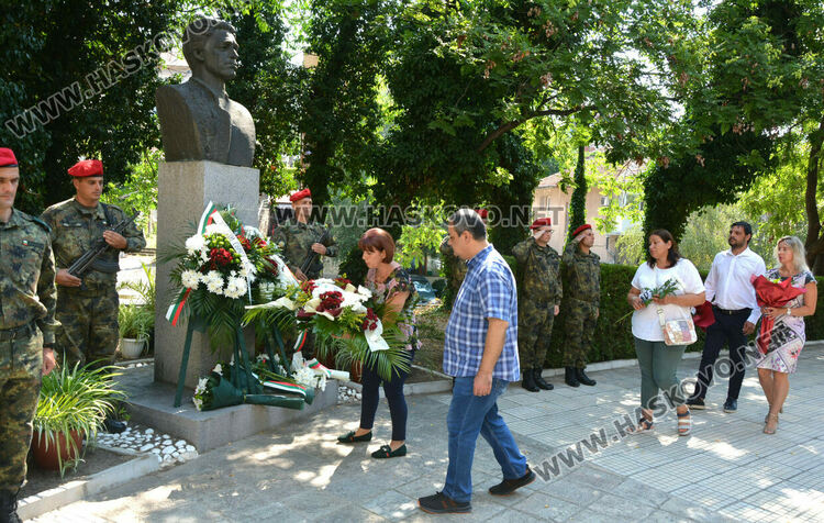 Хасково с почит към Левски в деня на рождението му