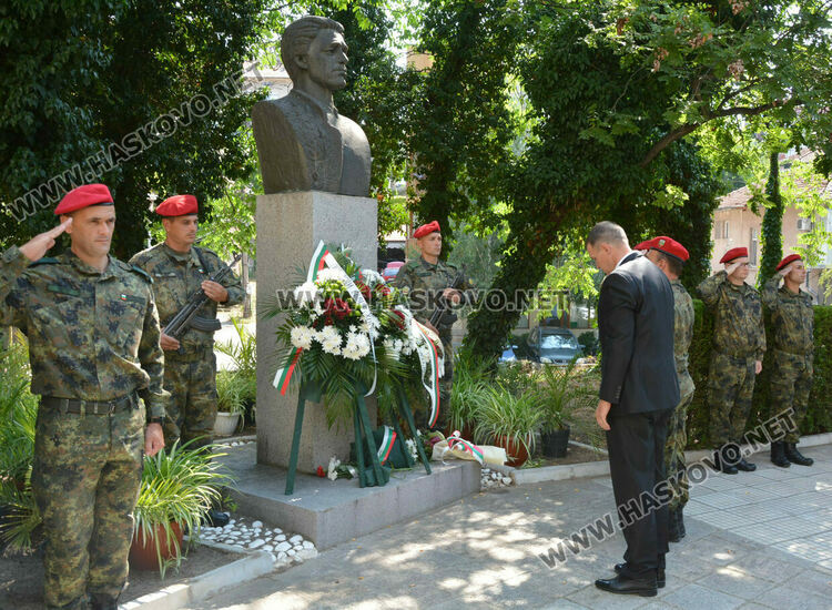 Хасково с почит към Левски в деня на рождението му