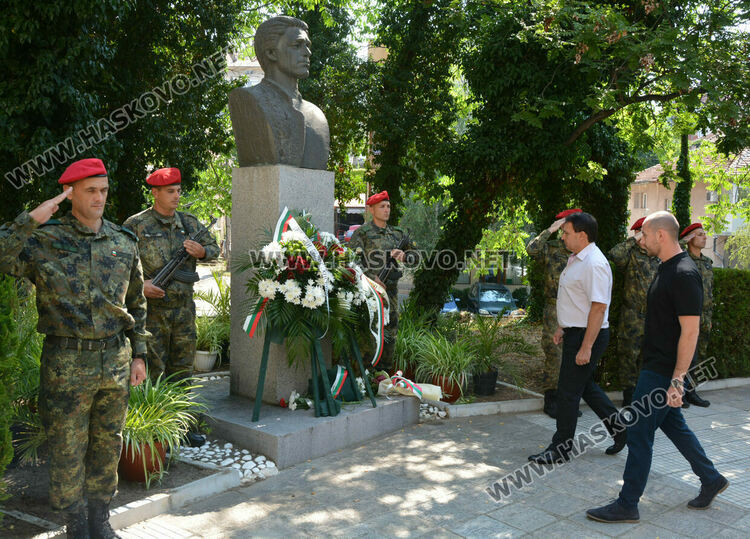 Хасково с почит към Левски в деня на рождението му