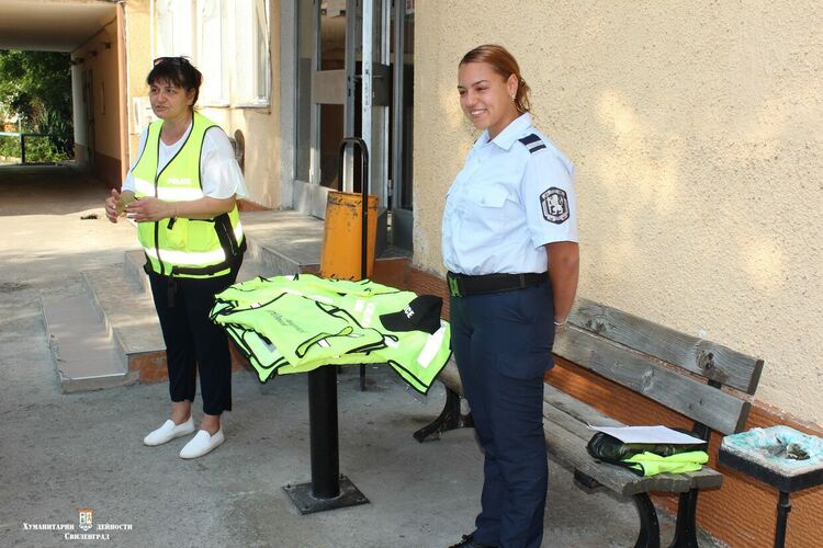 Започна детска полицейска академия, раздадоха жилетки за „специални агенти“