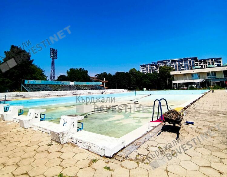 Отварят за децата на Кърджали открития плувен басейн в комплекс „Арпезос”