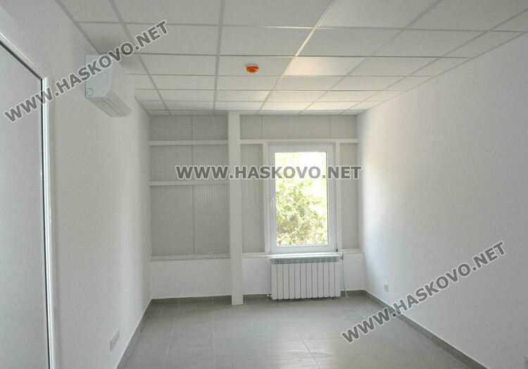 Кметът: Новият закрит басейн трябва да отвори врати през септември