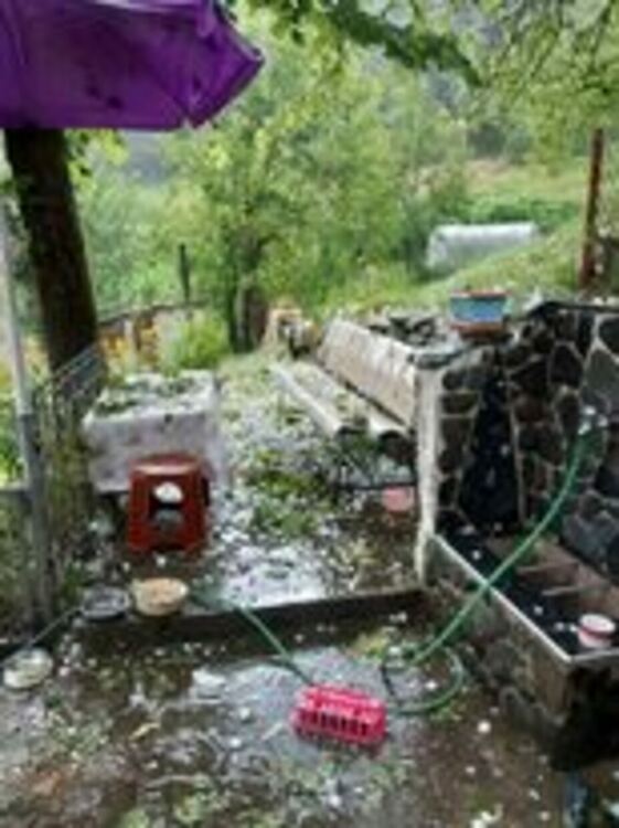 След стихията: Унищожена реколта,изпочупени коли и покриви, наводнени сгради