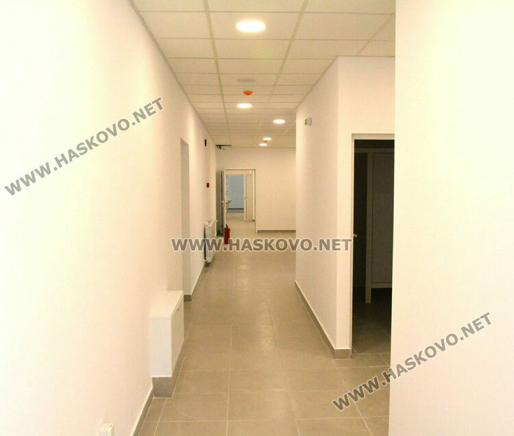 Кметът: Новият закрит басейн трябва да отвори врати през септември