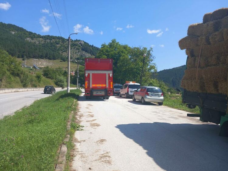 4 акта и 4 фиша в резултат на специализираната полицейска операция