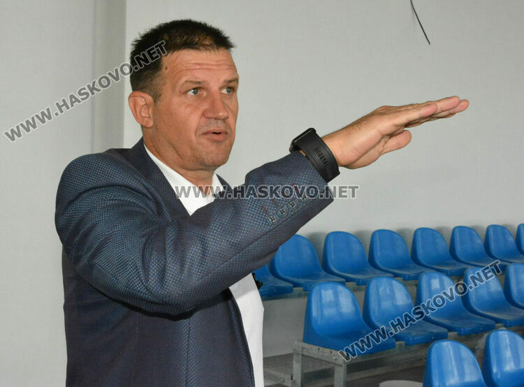 Кметът: Новият закрит басейн трябва да отвори врати през септември