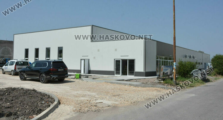 Кметът: Новият закрит басейн трябва да отвори врати през септември