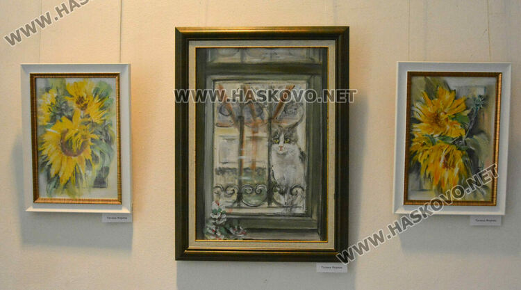 Лятна изложба -базар представя картини в галерия „Форум“ на художници от Хасково и страната