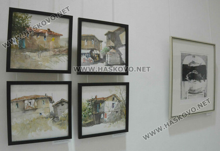 Лятна изложба -базар представя картини в галерия „Форум“ на художници от Хасково и страната