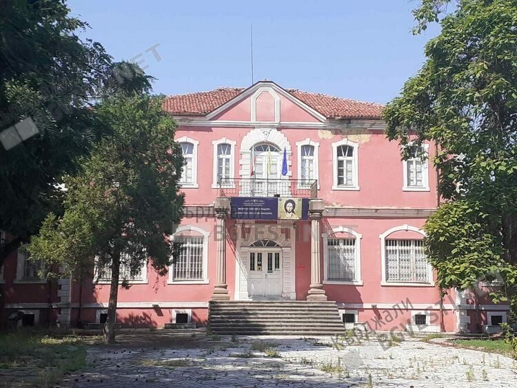 До месец може да започне ремонта на покривната конструкция на Художествената галерия в Кърджали