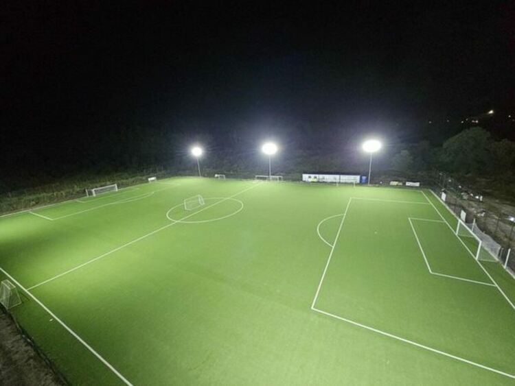 Модерно LED осветление бе изградено на тренировъчното игрище при стадион „Металург“