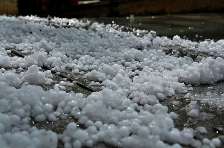 Бедствено положение в Бяла Слатина след буря с градушка