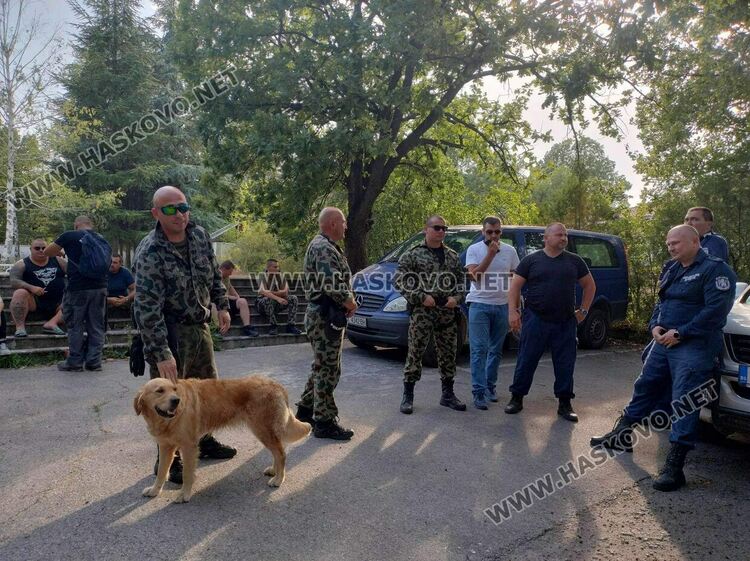 Спасителен отряд, дронове и хеликоптер се включиха в издирването на Златко Дерменджиев