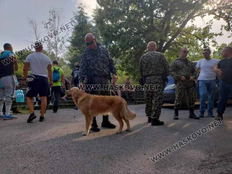 Спасителен отряд, дронове и хеликоптер се включиха в издирването на Златко Дерменджиев