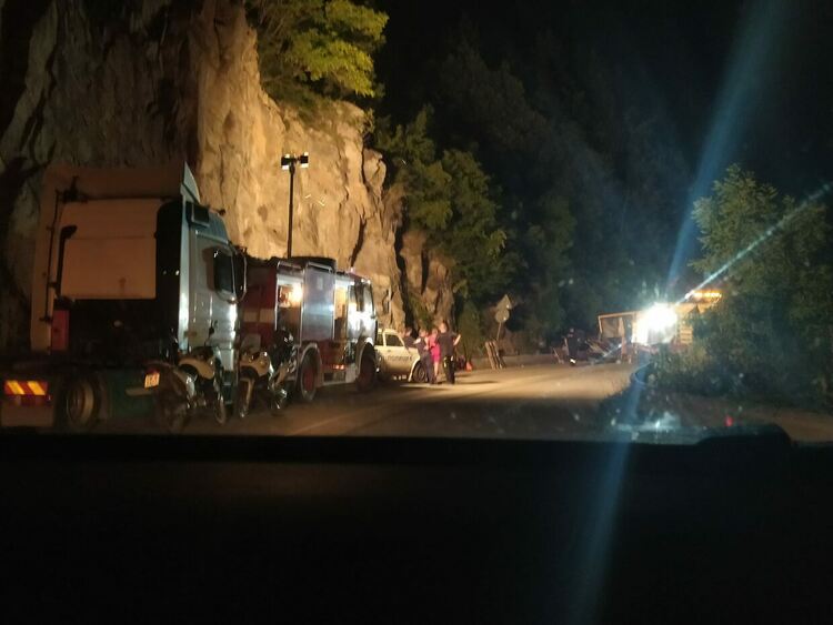 Динко от Ямбол "вдигна" катастрофиралия ТИР по пътя Чепеларе-Пловдив