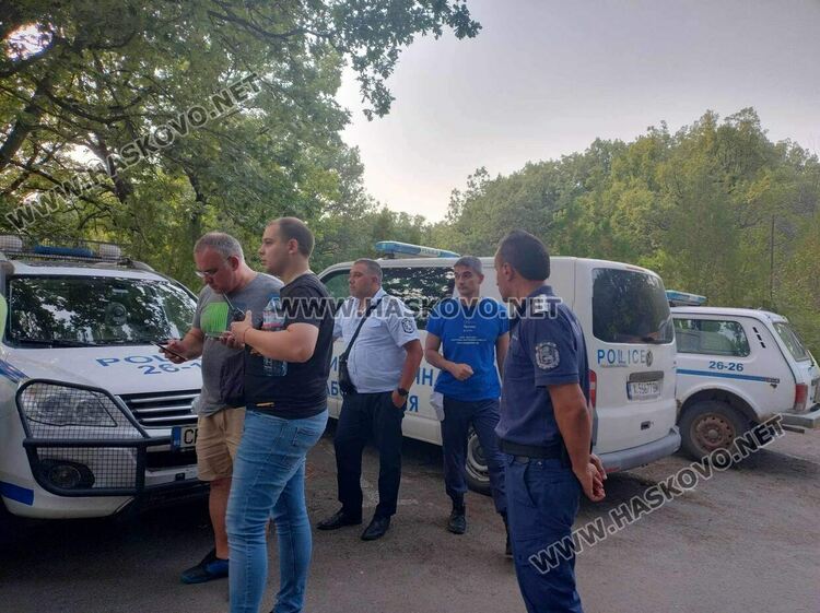 Спасителен отряд, дронове и хеликоптер се включиха в издирването на Златко Дерменджиев