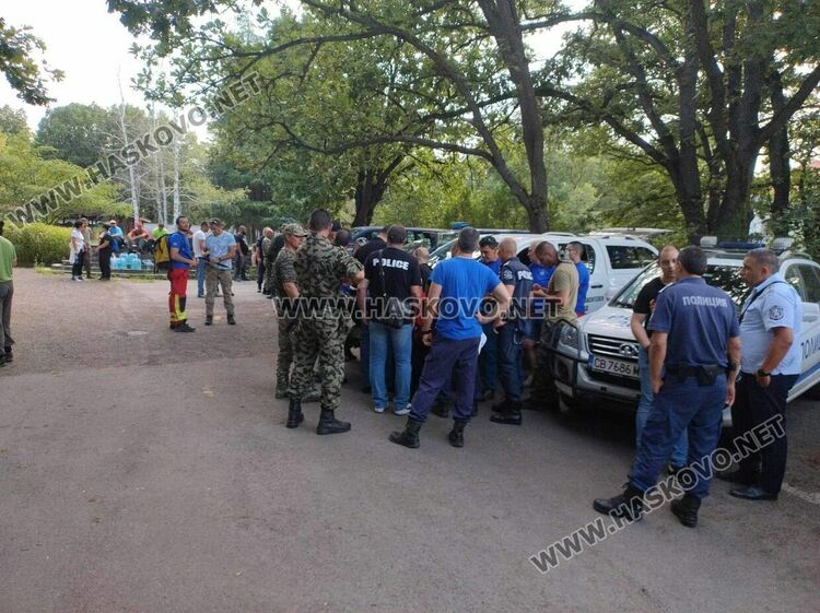 Спасителен отряд, дронове и хеликоптер се включиха в издирването на Златко Дерменджиев