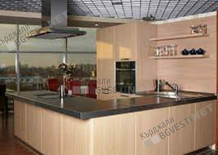 Банка си търси милион и половина лева от изпадналата в затруднение кърджалийска мебелна фирма, съдът я отряза