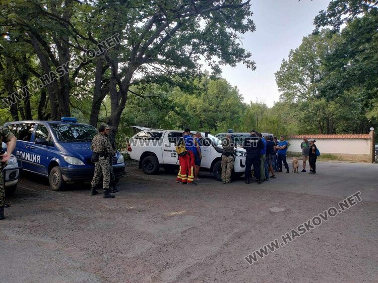 Спасителен отряд, дронове и хеликоптер се включиха в издирването на Златко Дерменджиев