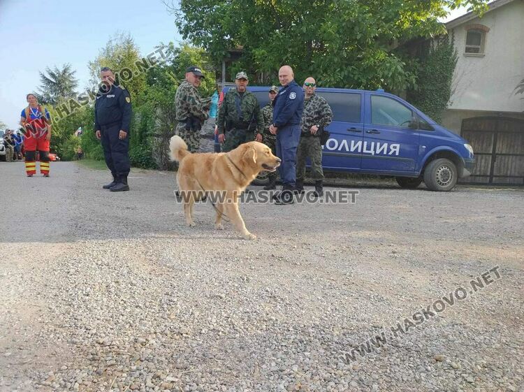 Спасителен отряд, дронове и хеликоптер се включиха в издирването на Златко Дерменджиев