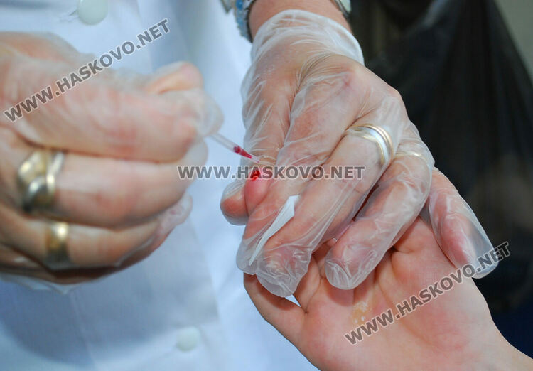 Хасковлии се тестваха безплатно за хепатит в мобилен кабинет